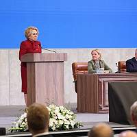 На Пленарном заседании Валентина Матвиенко рассказала о важных законопроектах На Пленарном заседании Валентина Матвиенко рассказала о важных законопроектах