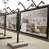 На площади Победы-Софийской в Великом Новгороде открылась выставка об истории областной Думы