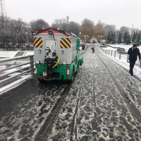 На улицы Великого Новгорода вышла снегоуборочная техника