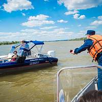 Новгородцам напомнили о ещё одном опасном факторе на воде