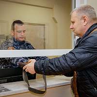 Новгородцам напомнили о порядке наследования и получения в дар оружия
