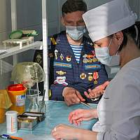 Новгородец более полусотни раз становился донором крови