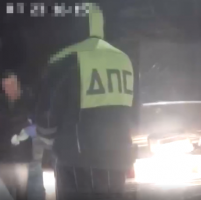 Новгородская полиция задержала водителя с 250 закладками в багажнике