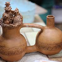 Новгородские мастера осваивают лепку глиняных поющих сосудов