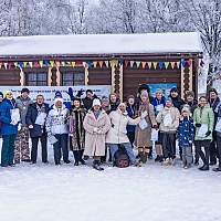 Новгородские моржи в честь 80-летия освобождения родного города устроили заплыв