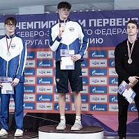 Новгородские пловцы завоевали 14 наград чемпионата и первенства СЗФО