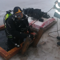 Новгородские водолазы отработали свои навыки на тренировочных спусках