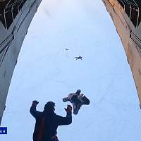 Новгородский парашютист строит аэродром на льдине в составе экспедиции «Барнео-2024»