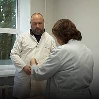 Новгородский врач рассказал о бесплатной помощи участникам СВО и их семьям