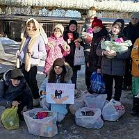Школьники из новгородского Григорово помогли братьям нашим меньшим в приюте