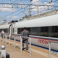 Следующий из Москвы в Санкт-Петербург «Сапсан» задерживается