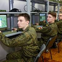 Студенты НовГУ рассказали о занятиях в Военном учебном центре