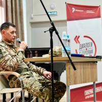 Участник СВО рассказал новгородским школьникам о творчестве и жизненном пути
