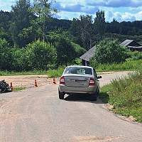 В Демянском округе водитель мопеда выехал на встречную полосу и попал под колёса