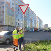 В Державинском районе Великого Новгорода установили новые дорожные знаки