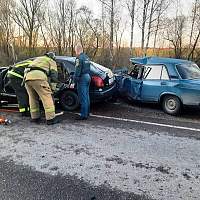 В дорожной аварии под Старой Руссой погиб водитель иномарки