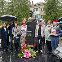 В Крестцах окрыли памятник ветерану Великой Отечественной войны Михаилу Мишину