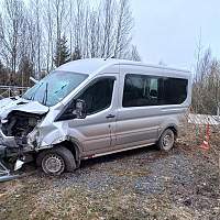 В Малой Вишере водитель фургона получил травмы в ДТП