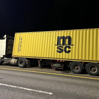 В Маловишерском районе пьяный водитель грузовика попал в аварию