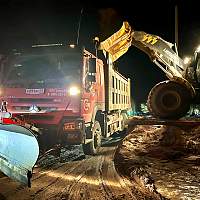 В Новгородской области дорожники оперативно ликвидируют последствия снегопада