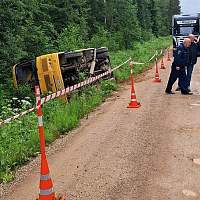 В Новгородской области перевернулся автобус ПАЗ с детьми