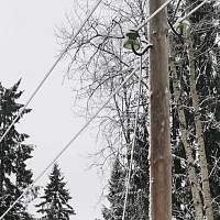 В Новгородской области продолжают восстанавливать электроснабжение  