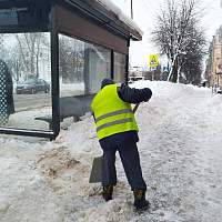 В Новгородской области убирают снег полторы сотни алиментщиков