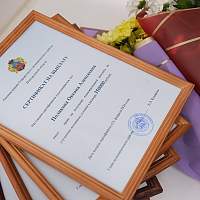В Новгородской области вручили первые жилищные сертификаты в рамках пилотного проекта «Рождаемость»