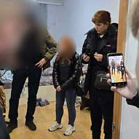 В Новгородской области задержали причастную к поджогам на ж/д станциях женщину