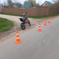 В Новгородском районе несовершеннолетний водитель мопеда врезался в автомобиль