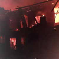 В Окуловке огнеборцы тушили здание бывшей пожарной части