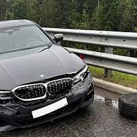 В Окуловском округе в аварии с иномаркой пострадала девушка-пассажир