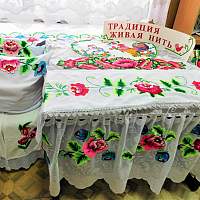 В парфинской деревне Хмелёво открылась выставка «Традиции живая нить»