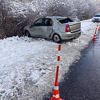 В Шимском районе молодой водитель съехал в кювет и опрокинулся