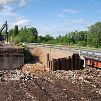 В Старорусском округе демонтируют старый мост через реку Перехода