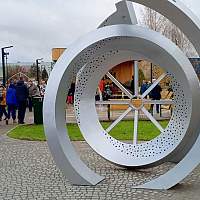 В Валдае открыли многофункциональную площадку с эффектными арт-объектами