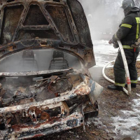 В Валдайском районе внутри горящей машины нашли погибшего