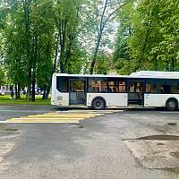 В Великом Новгороде автобус сбил пешехода на переходе