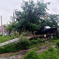 В Великом Новгороде ищут собственников гаражей и эстакады на Псковской