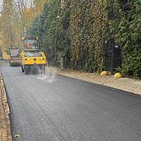 В Великом Новгороде обновили дорогу к святыне на древней улице города