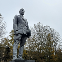 В Великом Новгороде подходит к завершению благоустройство одного из скверов