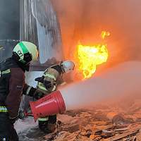 В Великом Новгороде произошел пожар на деревообрабатывающем производстве