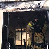 В Великом Новгороде горели магазин и троллейбус В Великом Новгороде горели магазин и троллейбус