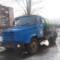 В Великом Новгороде разыскивают владельцев брошенного грузовика и иномарки