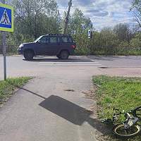 В Великом Новгороде ребёнок на велосипеде нарушил ПДД и попал под машину В Великом Новгороде ребёнок на велосипеде нарушил ПДД и попал под машину