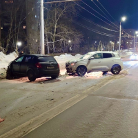 В Великом Новгороде на виадуке столкнулись сразу пять автомобилей