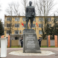 В Великом Новгороде торжественно открыли обновленный сквер Защитников Отечества