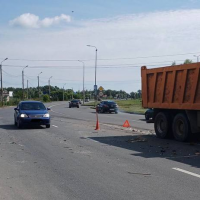 В Великом Новгороде в ДТП с грузовиком пострадала пассажир легкового автомобиля