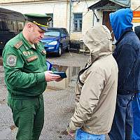 В Великом Новгороде в военкомат доставили трёх новых граждан РФ