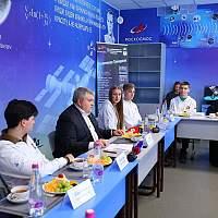 Александр Дронов познакомился с ребятами, которые хотят стать космонавтами